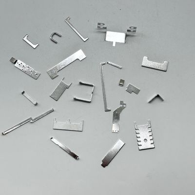 OEM Özel Yüksek hassasiyetli küçük metal damgalama bükme parçaları metal kalıbı imalat servisi metal donanım