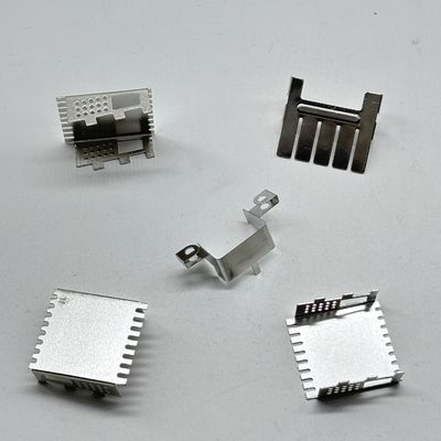 OEM Özel Yüksek hassasiyetli küçük metal damgalama bükme parçaları metal kalıbı imalat servisi metal donanım